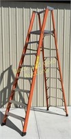 Sunset Ladder Co. 7'8" Level Step Ladder