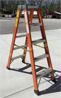 Sunset Ladder Co. 5' Step Ladder