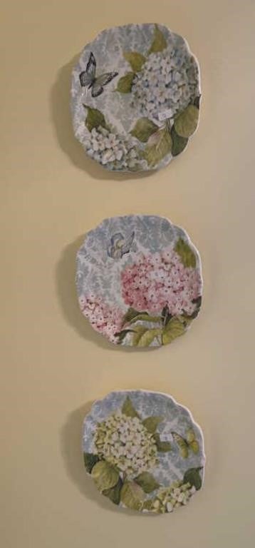 3 Decorative Floral Plates