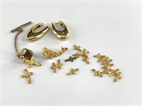 18kt gold hoop earrings and an assortment of 18kt