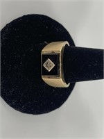 10kt Gold and diamond ring size 10, total weight o