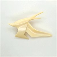 Lovely minimalist ivory carving of a bird, brooch