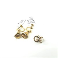 2 Pairs of 14kt gold earrings including a pair of