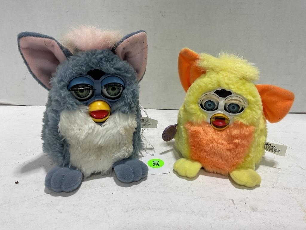 A lot of two Furbies by tiger