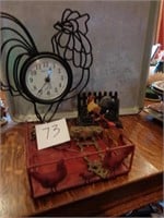 Rooster Clock and Misc Decor