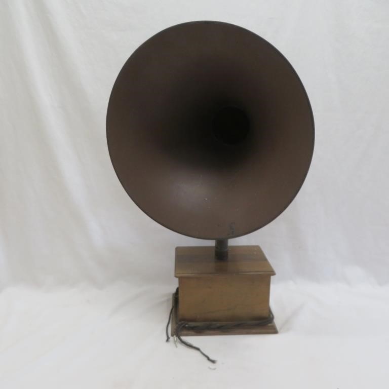 Phonograph Horn Speaker - Worn -No Ship