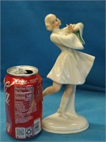 Schaubach Kunst 8.75" " Figurine Girl Dancing