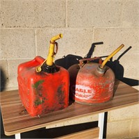 Gas cans lot 1