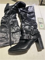 Size 10 women's boots good condition