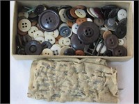 LOT OF VINTAGE BUTTONS & PINS