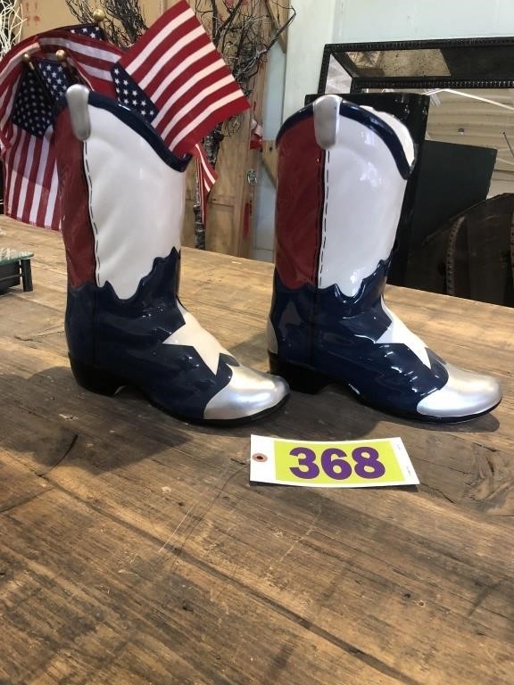 Ceramic Lonestar boots and flags