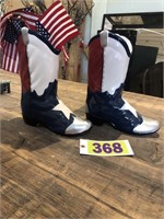 Ceramic Lonestar boots and flags