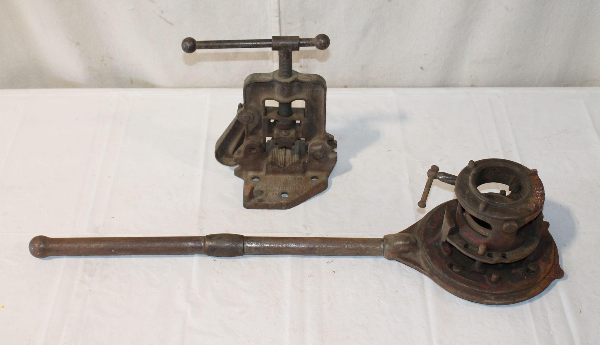 Rigid Pipe Threader, Reed Co. Pipe Vise