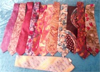 V - LOT OF MEN'S TIES (L12)