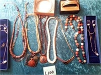 V - MIXED LOT OF COSTUME JEWELRY6 (L100)