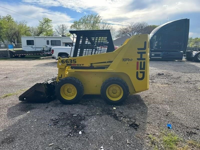 Gehl 6635 Skidsteer