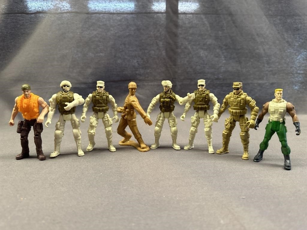 8 TOY SOLDIER MILITARY ACTION FIGURES