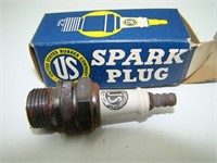 Vintage US Rubber Co. B-5 Spark Plug with Box