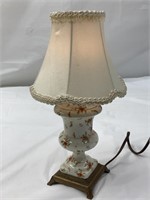Very Cute Lamp, Works