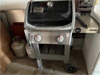 Weber gas grill. Needs needs cleaned. Igrill