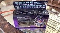 Transformers: Insecticon Bombshell in box