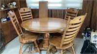 Dining Table w/4 chairs and leaf extender