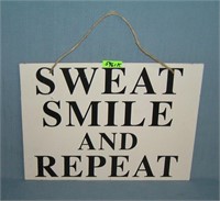 Sweat, Smile and Repeat decorative wall display si
