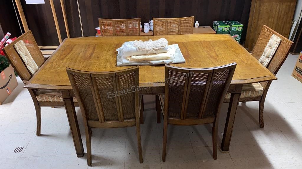 Dining Table Chairs & 3 Leafs