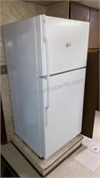 GE Refrigerator 29.5 inches wide 64 inches tall