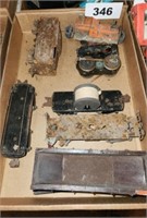 LOT OF METAL TRAIN CARS- LIONEL  ROUGH CONDITION
