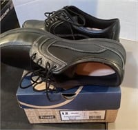 NEW men’s Propet shoes --size 12