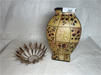 Decorative Vase and metal basket