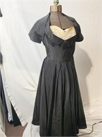 VINTAGE BLACK PARTY DRESS WITH HEART SHAPE