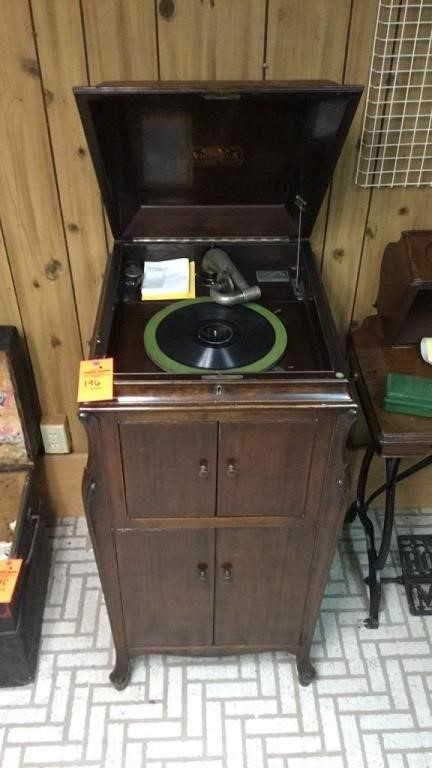 Antique Victor Talking Machine Co. Victrola