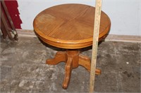 Oak Finish Round End Table No 2