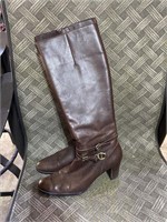 LADIES SIZE 8 1/2 KNEE HIGH BOOTS