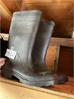 ONGUARD MENS SIZE 12 RUBBER BOOTS