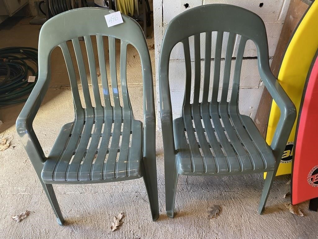 2 STACKING PATIO CHAIRS