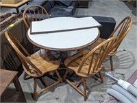 Wood Dining Table With Leaf and 4 Chairs 29"x42"