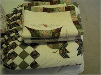 Quilted spread with shams-clean