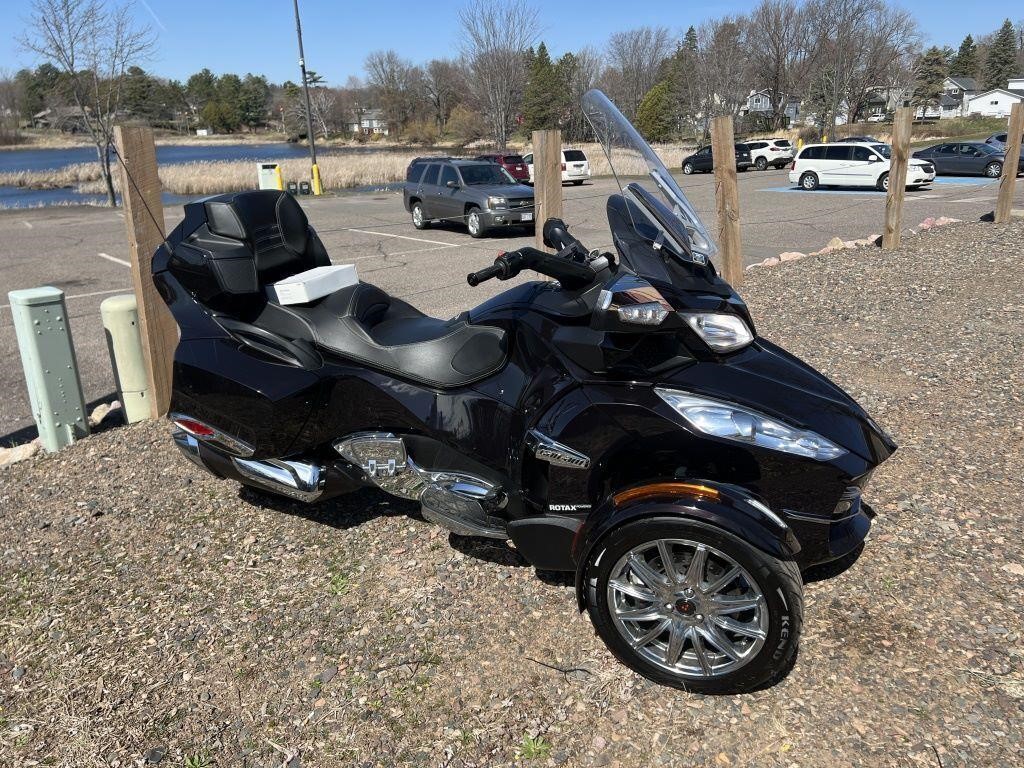 2013 CAN-AM SPYDER RT LIMITED VERY NICE LOW MILES