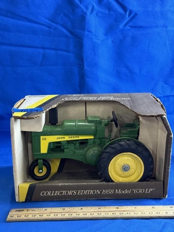 John Deer Toy Tractor In Box