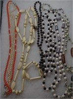 6 COSTUME JEWELRY NECKLACES, DIFFERENT SIZES
