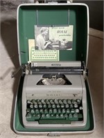 Vintage Royal Aristocrat Portable Typewriter