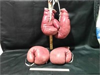 2 PAIRS OF VTG. 10oz BOXING GLOVES BY GOLD SMITH