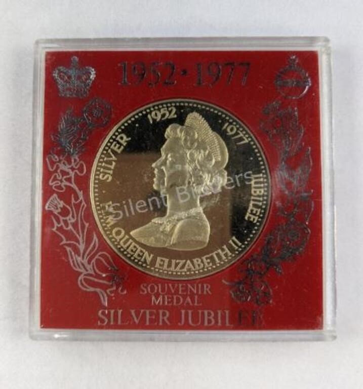 Queen Elizabeth II Vintage Silver Jubilee1952-1977