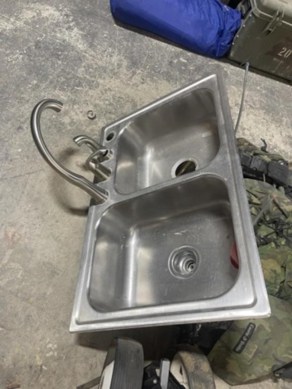 STAINLESS SINK AND FAUCET