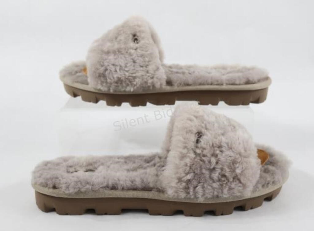 UGG Slippers, Size 7