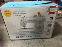 SINGER SEWING MACHINE