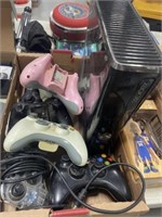 XBOX 360 AND CONTROLLERS